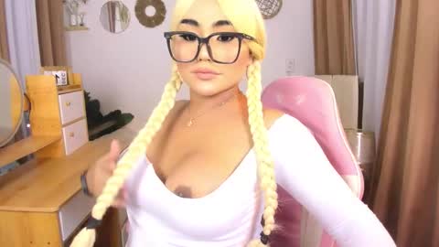 alodia x princess online show from December 14, 2025, 7:18 pm