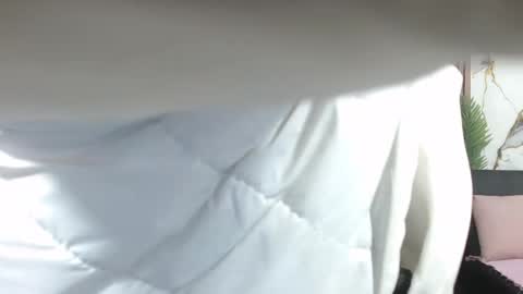 Snapshot of alonddra_tay chatting on April 22, 2026, 11:34 am alonddra_tay online show from April 22, 2026, 11:34 am