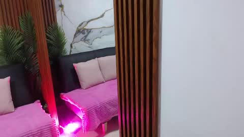 Snapshot of alonddra_tay chatting on April 23, 2026, 11:31 am alonddra_tay online show from April 23, 2026, 11:31 am