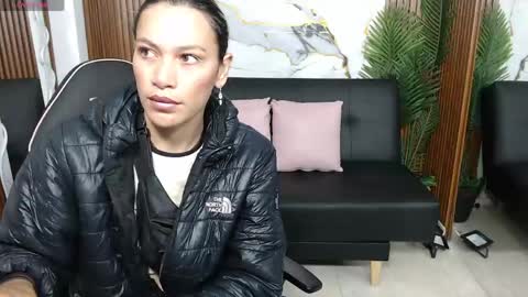 Snapshot of alonddra_tay chatting on May 3, 2026, 11:38 am alonddra_tay online show from May 3, 2026, 11:38 am