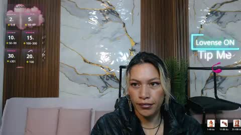 Snapshot of alonddra_tay chatting on May 27, 2026, 11:29 am alonddra_tay online show from May 27, 2026, 11:29 am