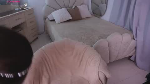 Alondra online show from July 28, 2026, 11:39 am