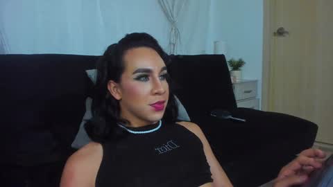 Hazel Bowie online show from February 4, 2025, 7:29 am