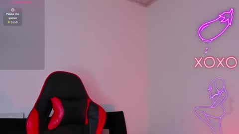 Hazel Bowie online show from October 20, 2025, 12:33 am