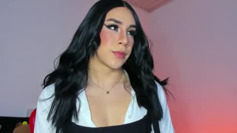 Hazel Bowie online show from October 28, 2025, 7:01 am