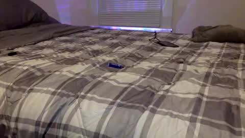 ALongwhitedick online show from November 24, 2025, 11:10 am