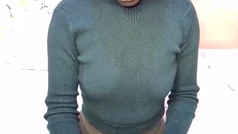 alorapavo online show from April 17, 2026, 10:13 pm