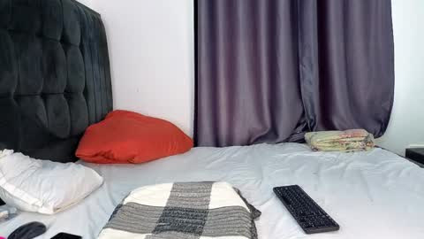 alotta_titties online show from April 3, 2026, 8:23 am