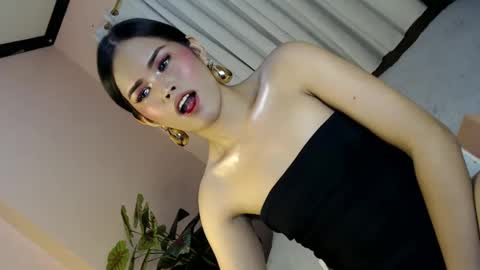 LEXY online show from January 9, 2025, 1:35 pm