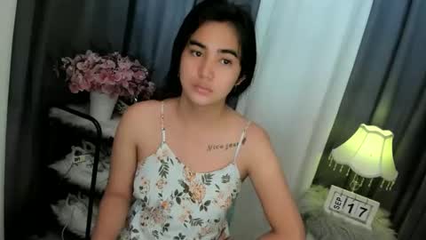 alovelydollnica online show from September 17, 2025, 12:23 am
