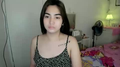 alovelydollnica online show from April 21, 2026, 1:53 am