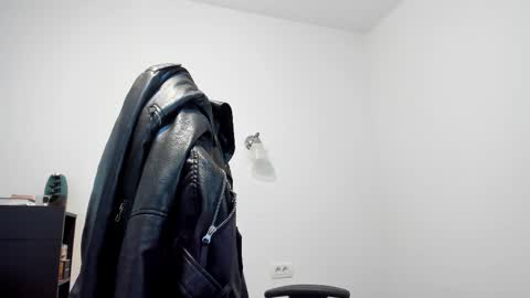 LeatherMaster online show from February 21, 2025, 9:45 am