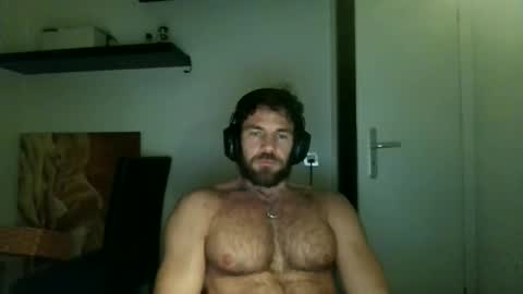 alphah_hunk online show from October 25, 2025, 8:36 pm