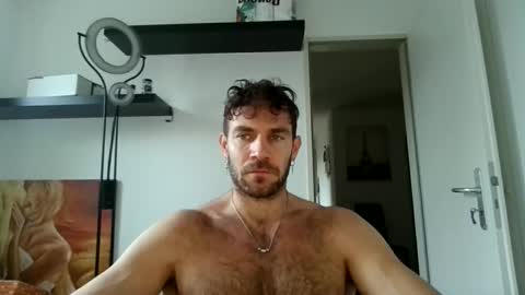 alphah_hunk online show from November 26, 2025, 10:27 am