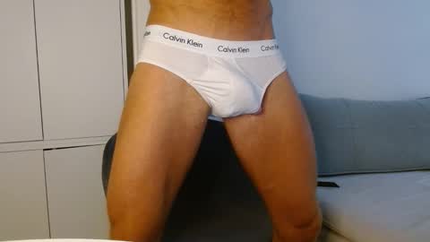 alphahung23 online show from September 30, 2025, 11:04 am