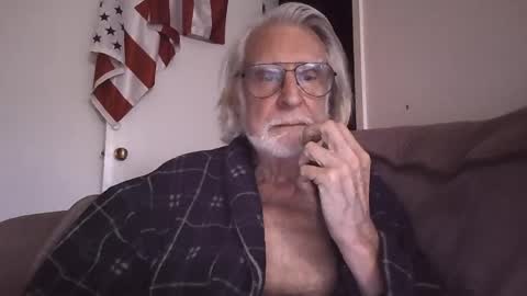 AlphaUniform online show from April 25, 2026, 5:43 pm