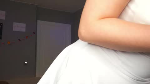 Amelia NEXT STREAM  online show from November 19, 2025, 1:55 pm