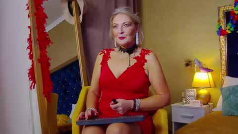 Alura Jenson online show from November 6, 2025, 8:54 pm