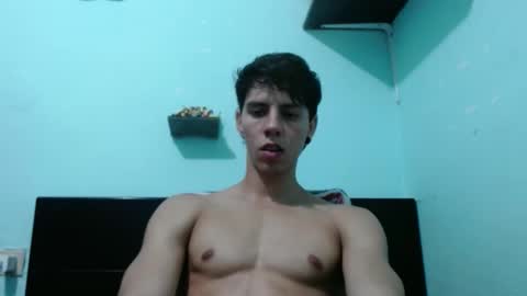 alvarodancer online show from October 8, 2025, 2:25 pm