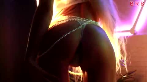 Alvuwka online show from September 30, 2025, 8:19 am