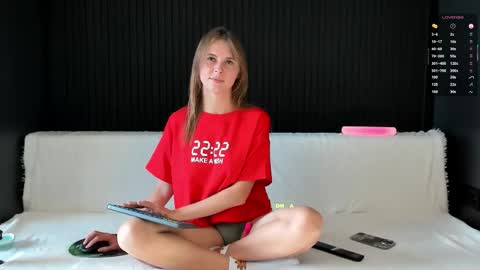 Alena online show from September 27, 2025, 1:05 pm