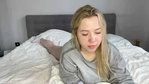 Snapshot of alyrasun chatting on April 25, 2026, 7:44 am Al online show from April 25, 2026, 7:44 am