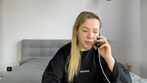 Snapshot of alyrasun chatting on May 11, 2026, 7:14 am Al online show from May 11, 2026, 7:14 am