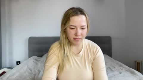 Snapshot of alyrasun chatting on May 25, 2026, 7:03 am Al online show from May 25, 2026, 7:03 am