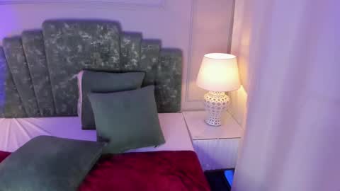 Alys  online show from December 14, 2024, 6:13 am