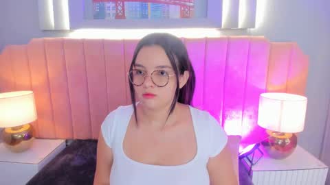 Alys  online show from September 25, 2025, 3:32 am