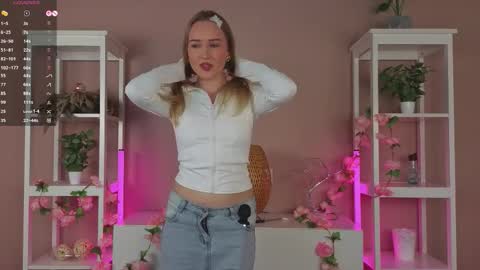 Vanessa online show from October 3, 2025, 7:55 pm