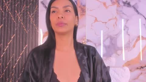 Snapshot of alyson__a chatting on April 30, 2026, 2:12 pm alyson__a online show from April 30, 2026, 2:12 pm