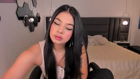 Aly  online show from September 15, 2025, 11:32 am