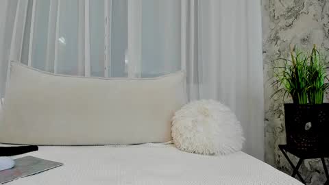 Snapshot of alyssamillan chatting on December 9, 2024, 6:01 am alysamillan online show from December 9, 2024, 6:01 am