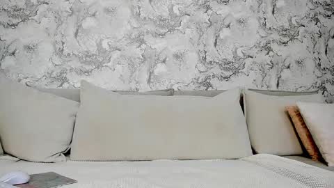 Snapshot of alyssamillan chatting on January 13, 2025, 8:37 am alysamillan online show from January 13, 2025, 8:37 am