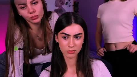 alyssamoan online show from November 27, 2025, 2:19 pm