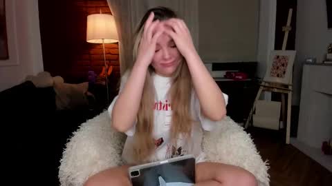 Alice online show from December 1, 2025, 2:05 am