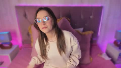 Alyy online show from February 17, 2026, 2:02 pm