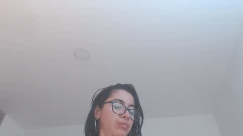 valentia online show from November 13, 2025, 4:11 am