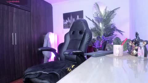 anny online show from March 8, 2025, 8:33 am