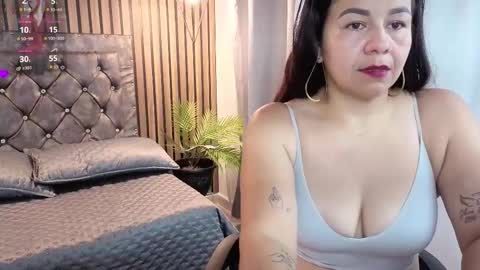amaia_luna online show from March 25, 2026, 8:37 pm