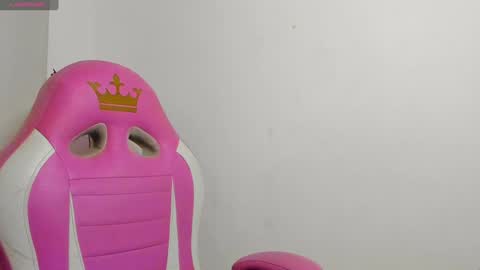 Snapshot of amaia_mendoza chatting on December 21, 2024, 5:29 pm Amaia Mendoza online show from December 21, 2024, 5:29 pm