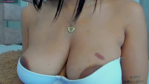 Snapshot of amaia_mendoza chatting on February 22, 2025, 6:30 pm Amaia Mendoza online show from February 22, 2025, 6:30 pm