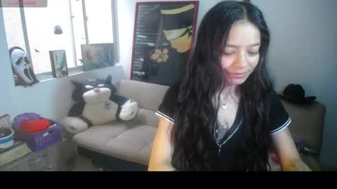 Snapshot of amaia_t chatting on May 5, 2026, 12:35 pm Amaia online show from May 5, 2026, 12:35 pm