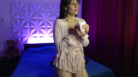 Snapshot of amalett chatting on April 19, 2026, 11:31 am Amalett online show from April 19, 2026, 11:31 am