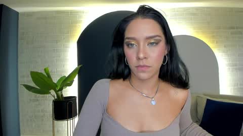 Amalia cruss online show from April 10, 2026, 8:13 pm