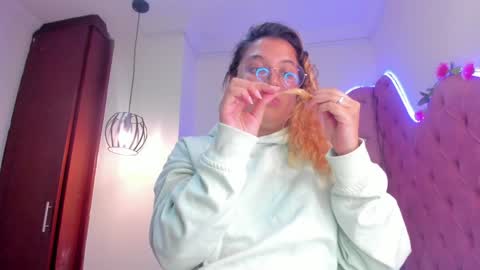 Snapshot of amalia_rosse_ chatting on February 9, 2025, 2:06 am Amalia Im Back See you soon this January 7 at 10 pm Colombia time online show from February 9, 2025, 2:06 am