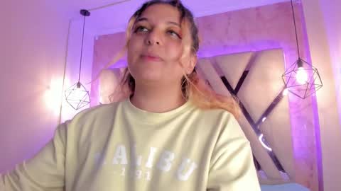 Snapshot of amalia_rosse_ chatting on February 16, 2025, 9:26 am Amalia Im Back See you soon this January 7 at 10 pm Colombia time online show from February 16, 2025, 9:26 am