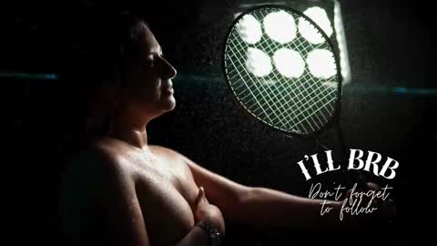 Snapshot of amalia_rosse_ chatting on November 2, 2025, 9:17 pm Amalia Im Back See you soon this January 7 at 10 pm Colombia time online show from November 2, 2025, 9:17 pm