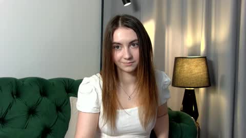 Amalia online show from March 12, 2025, 3:51 pm